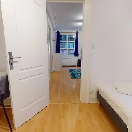 Magda & Lena Center Bail Mobilite